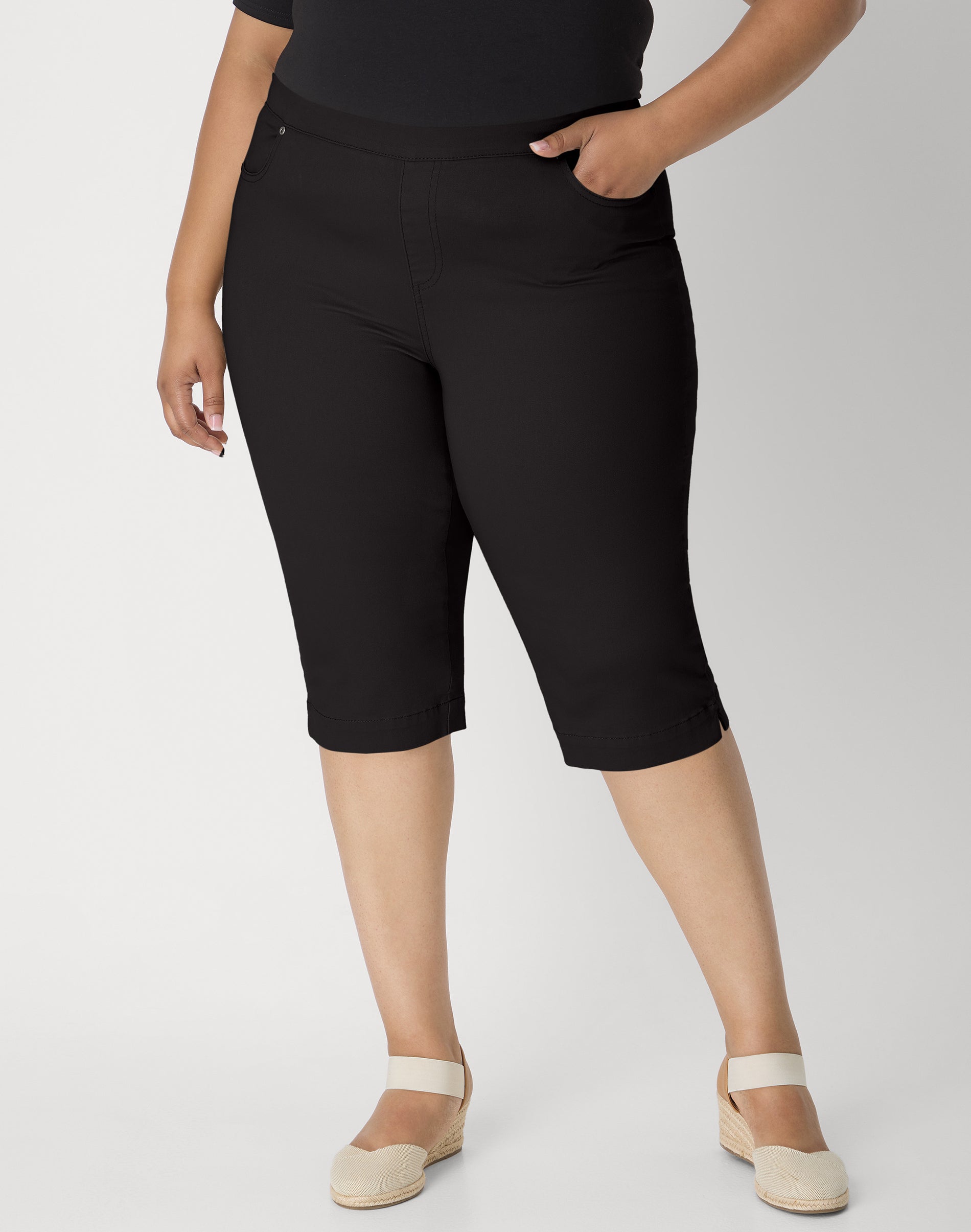 Hanes Just My Size Women's Pull-On Capri Pants - Straight Fit - Elastic Waistband & Pockets, 17" (Plus ) Black 1X