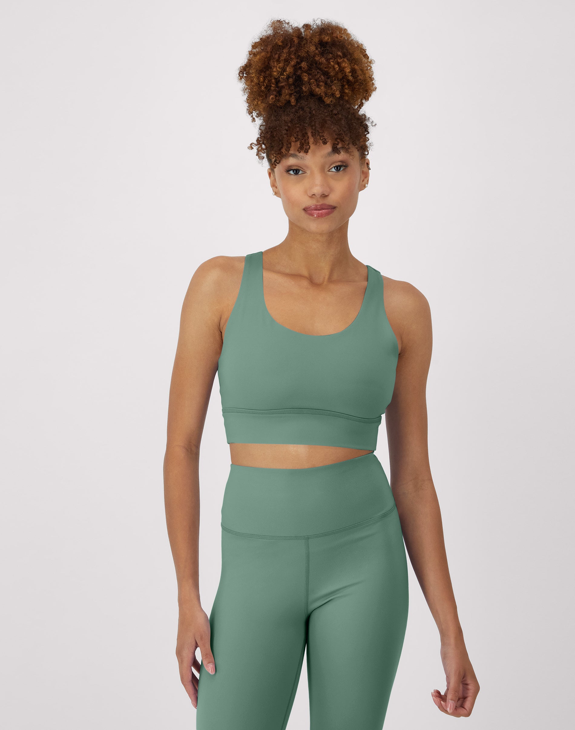 Hanes Moves Women's Crop Sports Bra, Racerback Herbal Olive Green XL